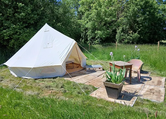 Sur Les Pres Campismo de Luxo Ohey