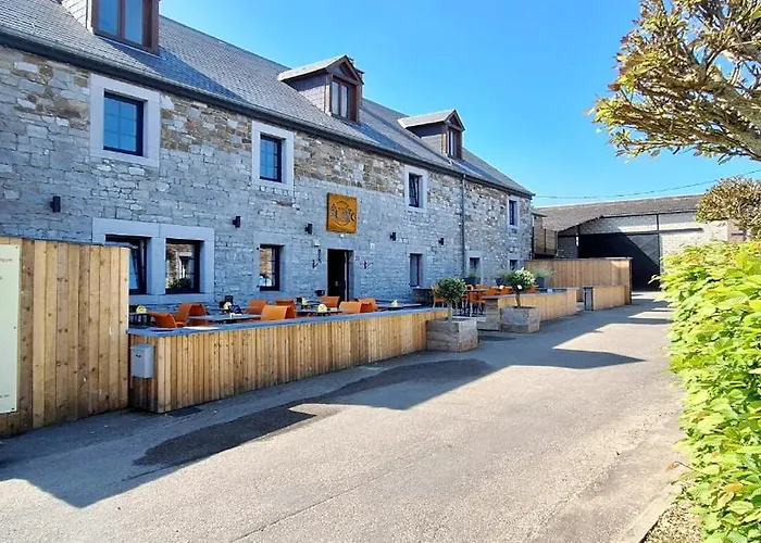 Sur Les Pres אוהל מפואר Ohey